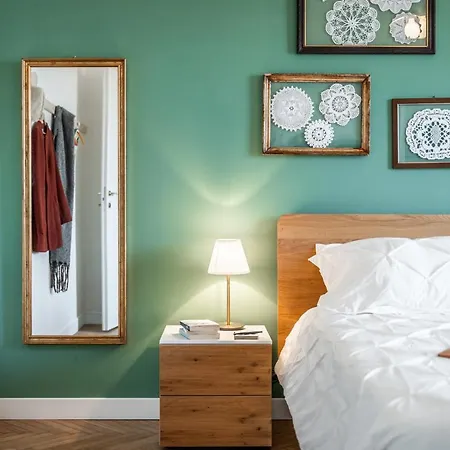 Dalla Bruna - Above The Roofs Of The Centre Apartment *