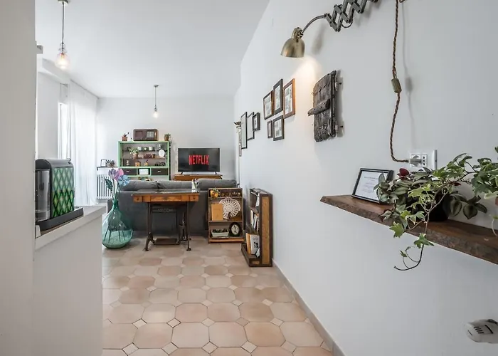 Dalla Bruna - Above The Roofs Of The Centre Apartament